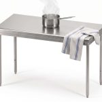 Table centrale à bords rayonnés sur mesure par Sofinor