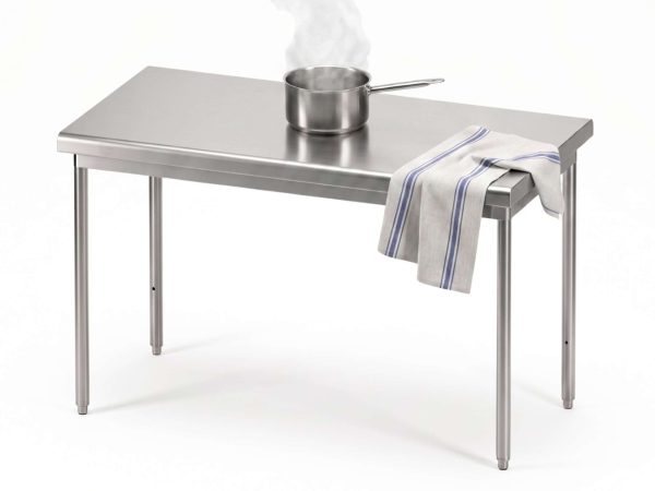 Table centrale à bords rayonnés sur mesure par Sofinor